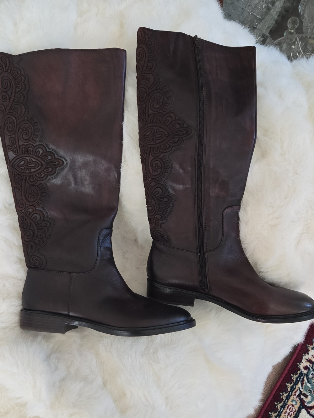 Gianni Bini
Style: Women's Tall / Knee-High Riding Boots with Side Floral/Paisl